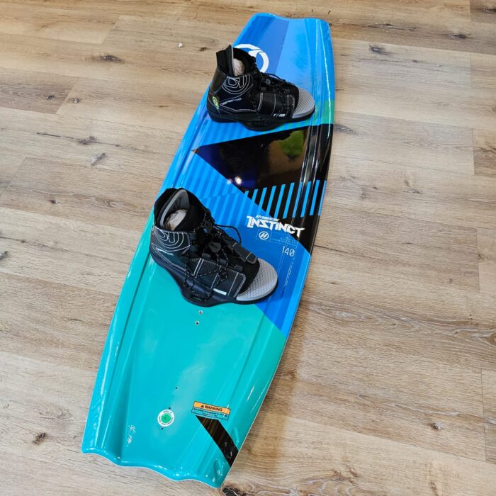 Combo de wakeboard Hydroslide 140 c/Clutch 7-11 - Nivel Recreacional - Imagen 3